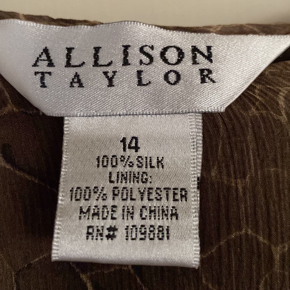 ❤️NWOT. Allison Taylor. Silk brown printed ruffled midi skirt - Picture 4 of 4